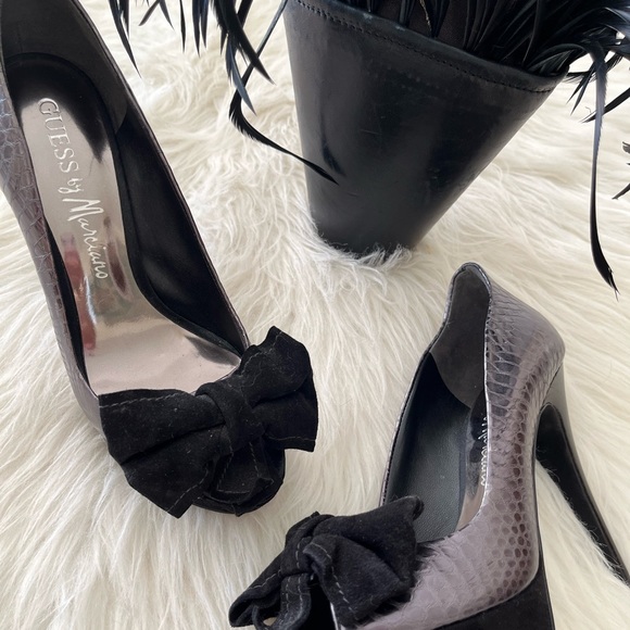 Marciano Bow Pumps, size 5.5 - Picture 7 of 8